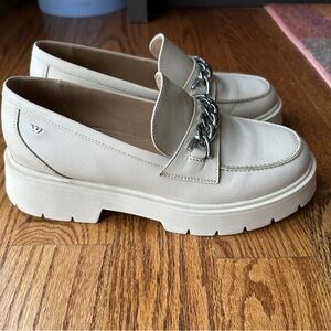 European Company Light Beige Leather Loafers with Silver Chain